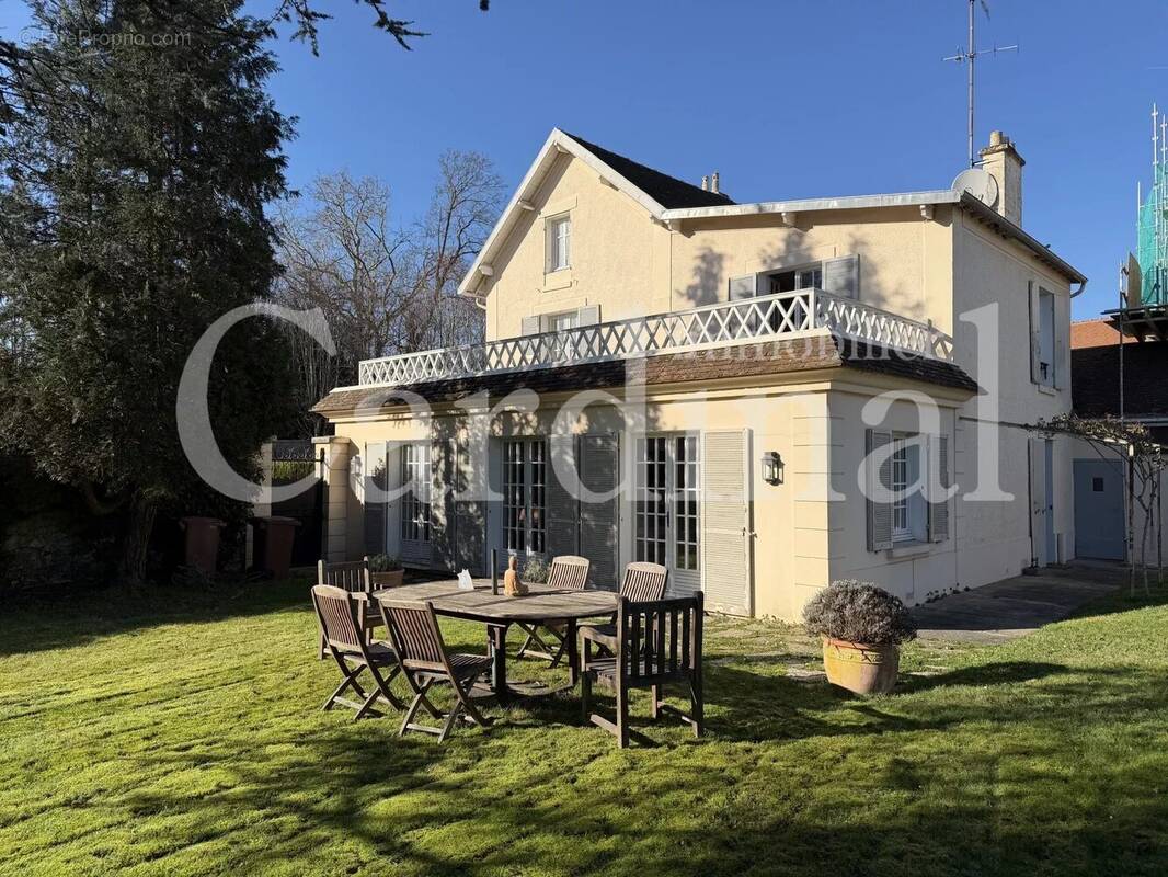 Maison à NOISY-LE-ROI