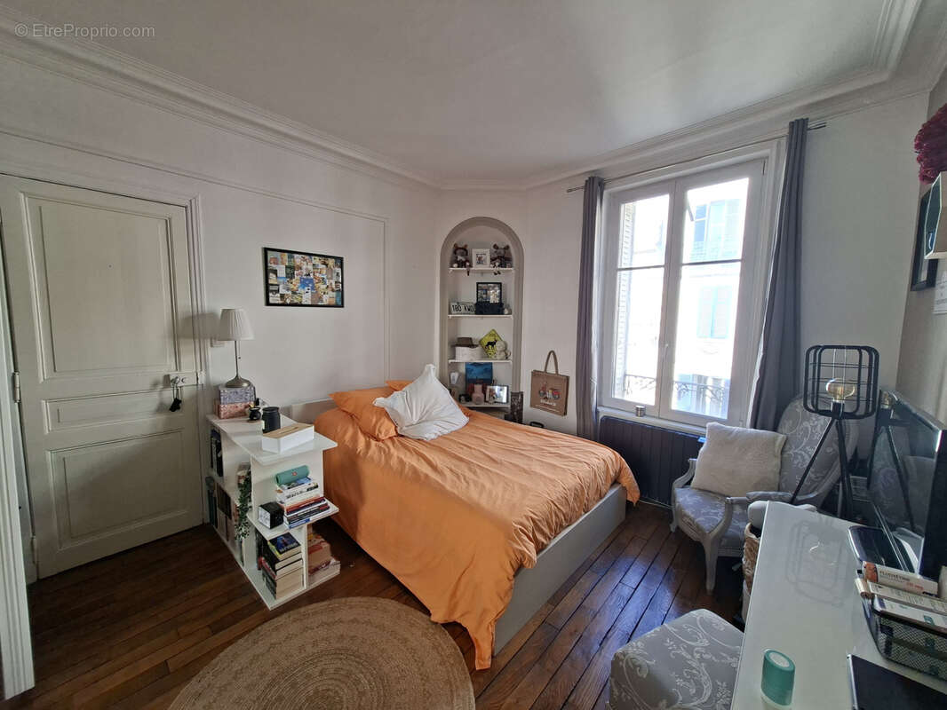 Nancy , appartement de charme 95 m2 , 2 chambres , 2 salles de bain, belle pièce de vie - photo 9