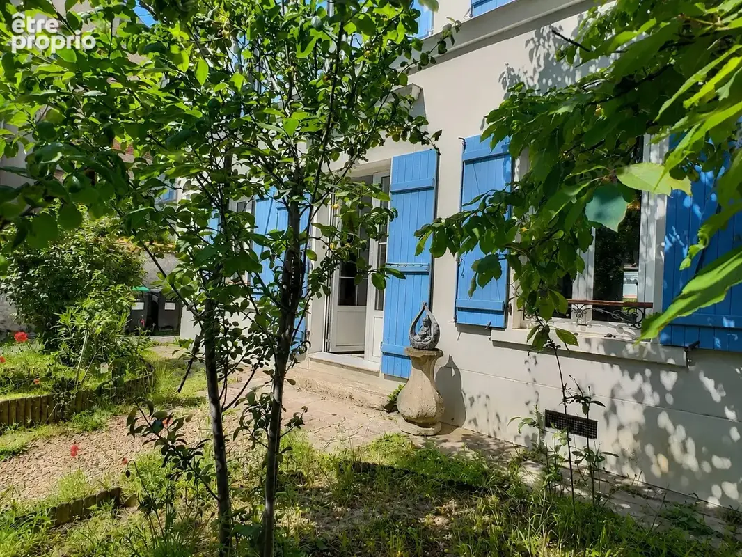Maison 190 m² à Saint-Maur-Des-Fosses  - photo 2