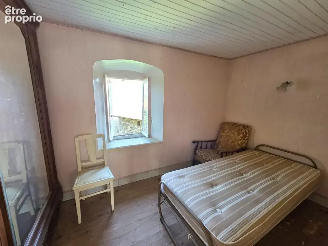 *** exclusivite ***  à renover - maison en pierre avec jardinet et dependances *** isserteaux 63270 *** - photo 12