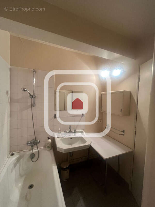 Appartement à PARIS-14E