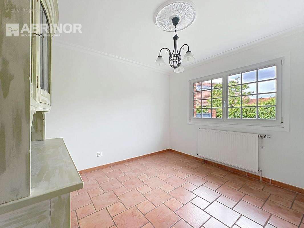 Maison à FACHES-THUMESNIL