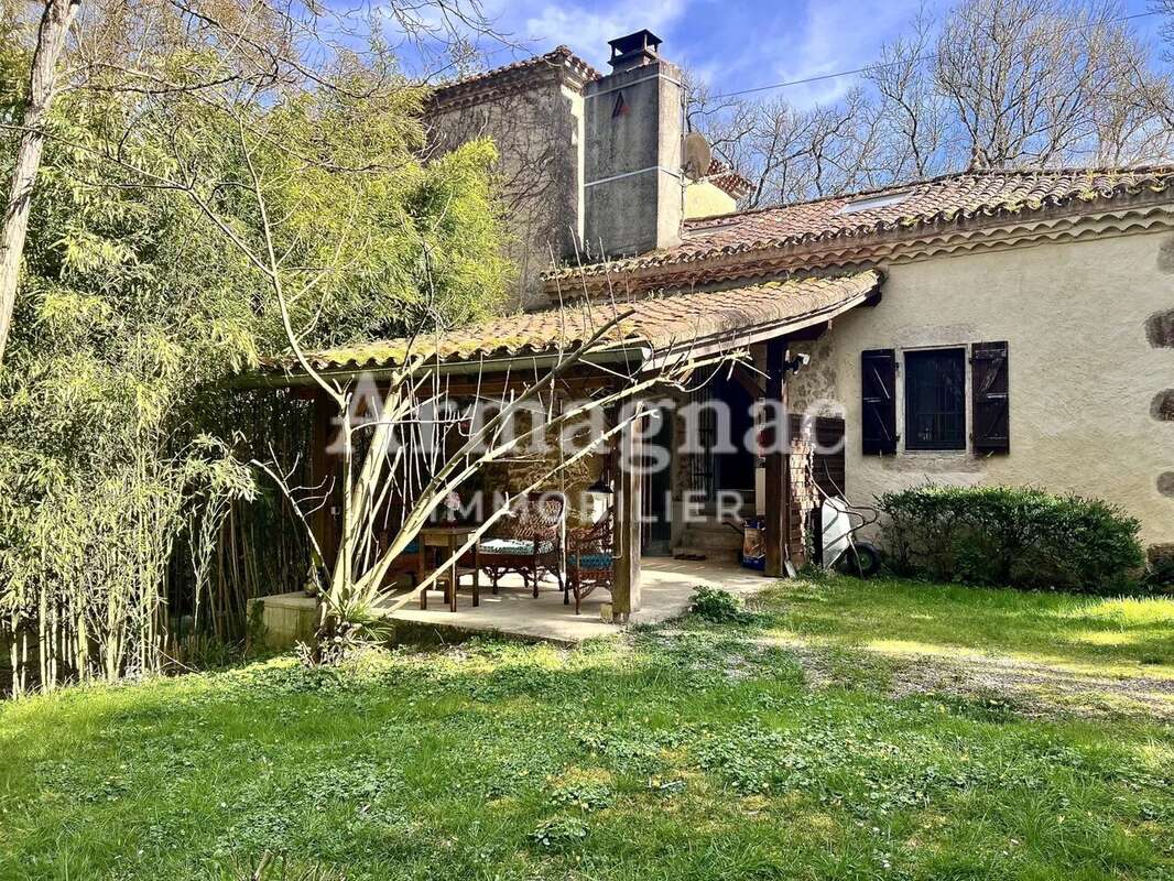 Maison à VIC-FEZENSAC