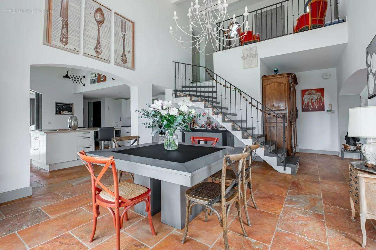 Maison à PLAN-DE-LA-TOUR