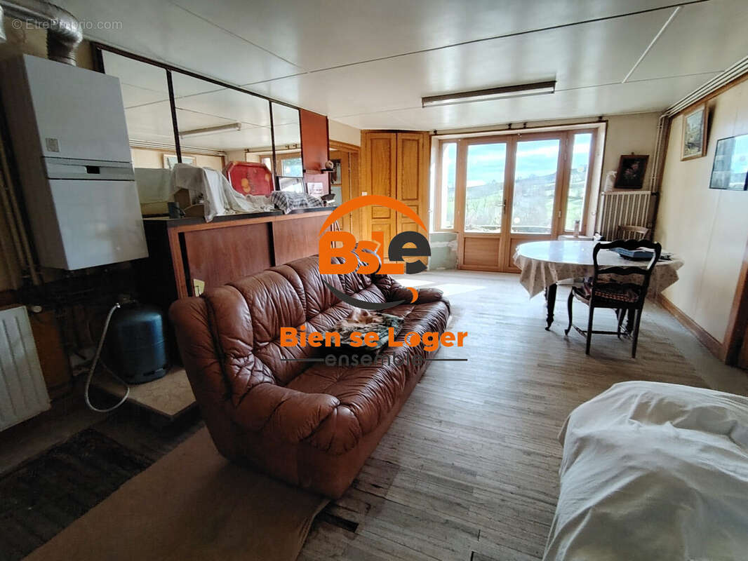 Maison à REZENTIERES