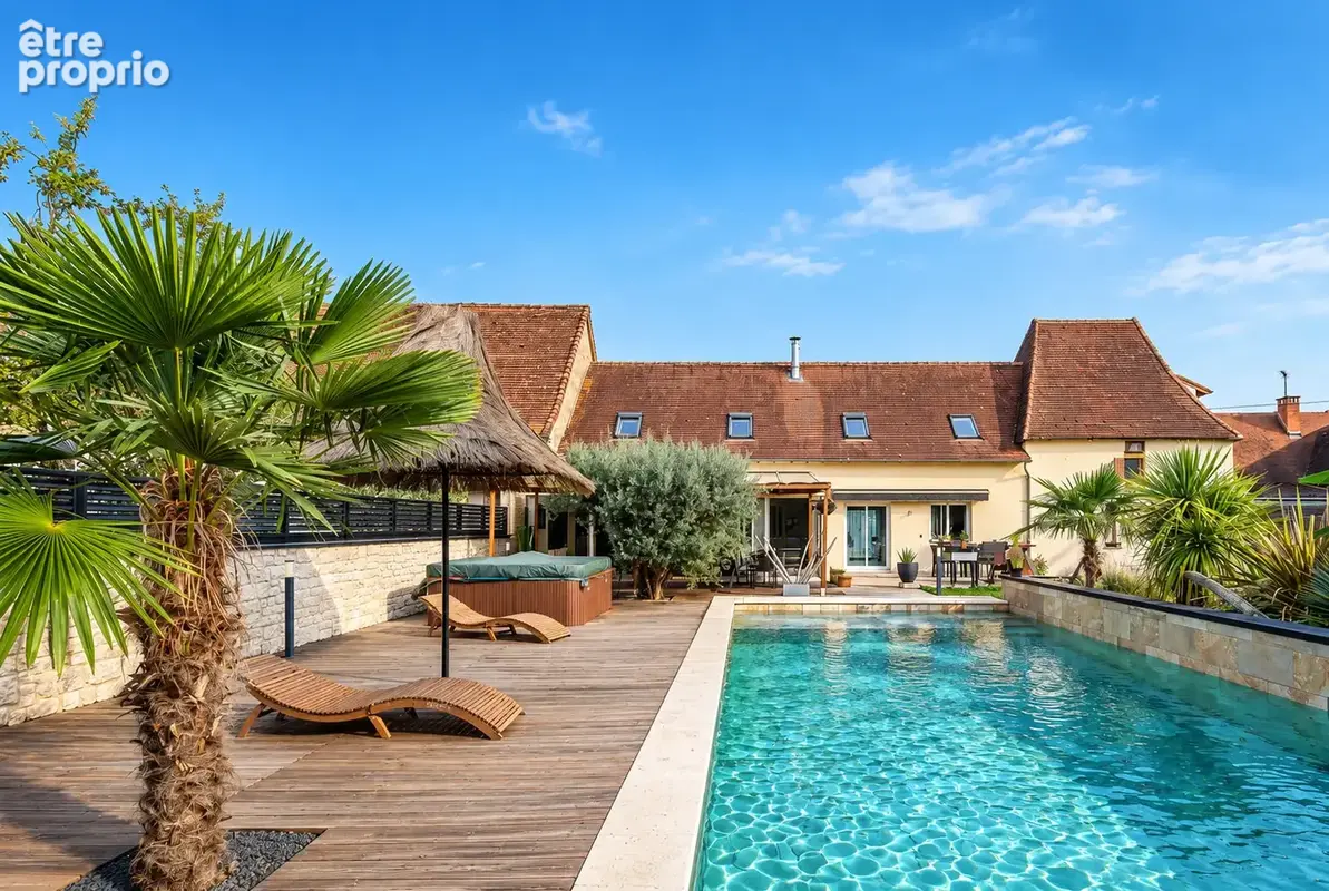 Photo Maison à Saint-Pierre-De-Chignac au prix de 346 000€