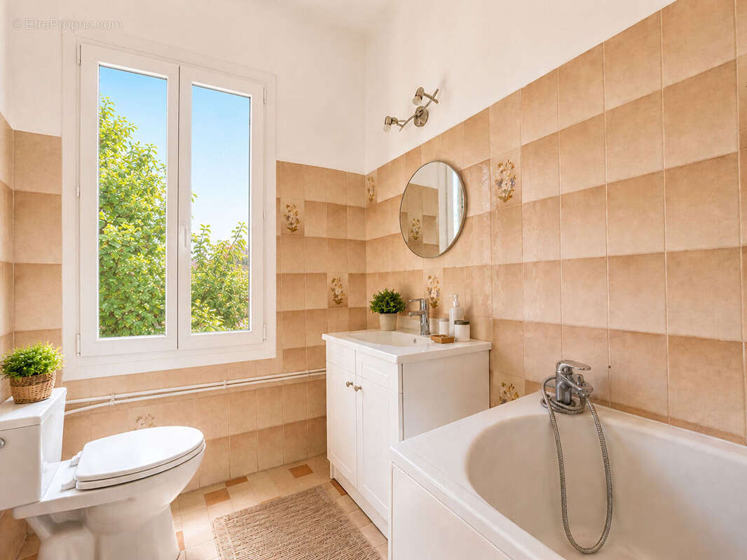 Appartement à MARSEILLE-16E