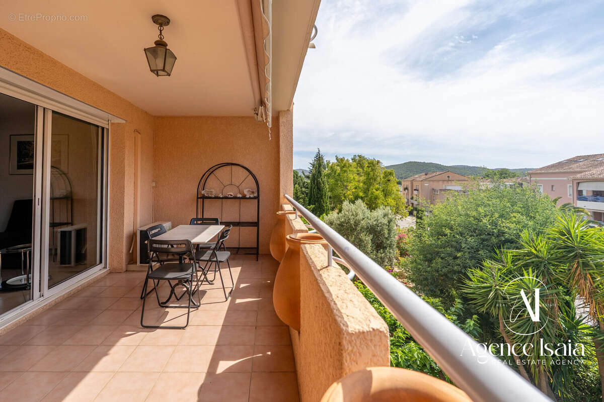 Appartement à BORMES-LES-MIMOSAS