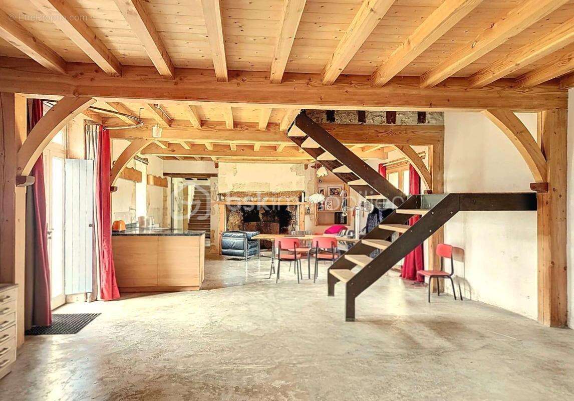 Hameau avec ancien Presbytère et Ferme - photo 8