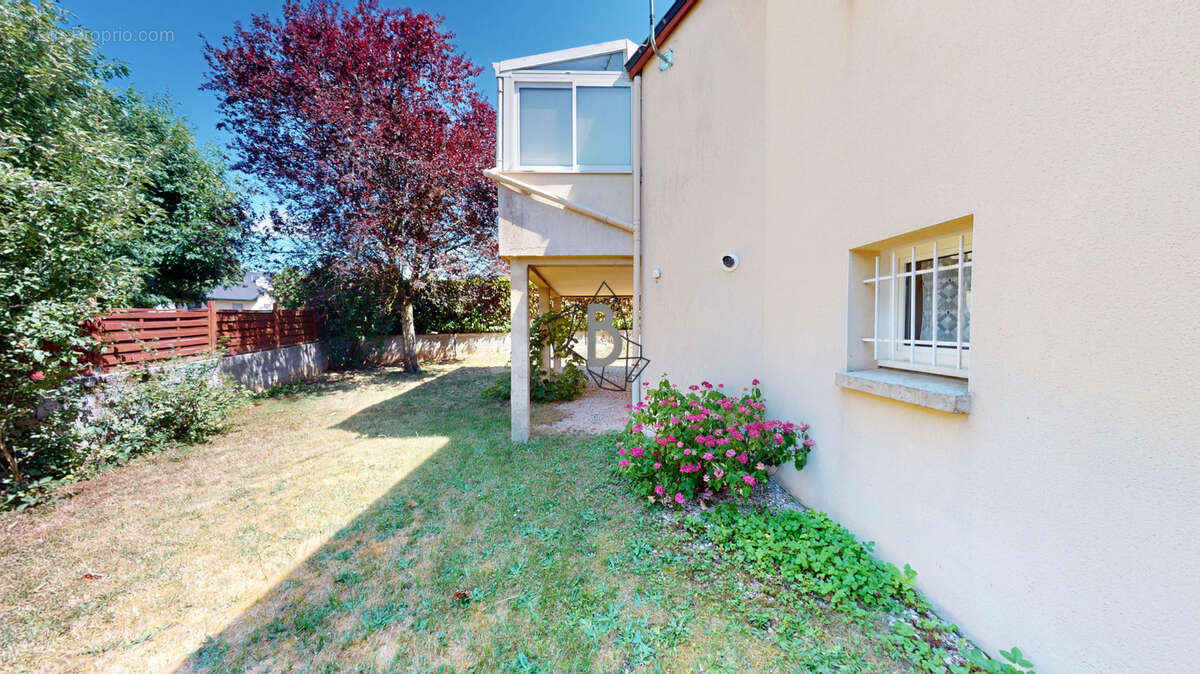 Maison T5 - 117 m2 - LE MONASTERE - photo 2