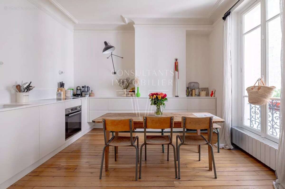 Appartement à PARIS-17E