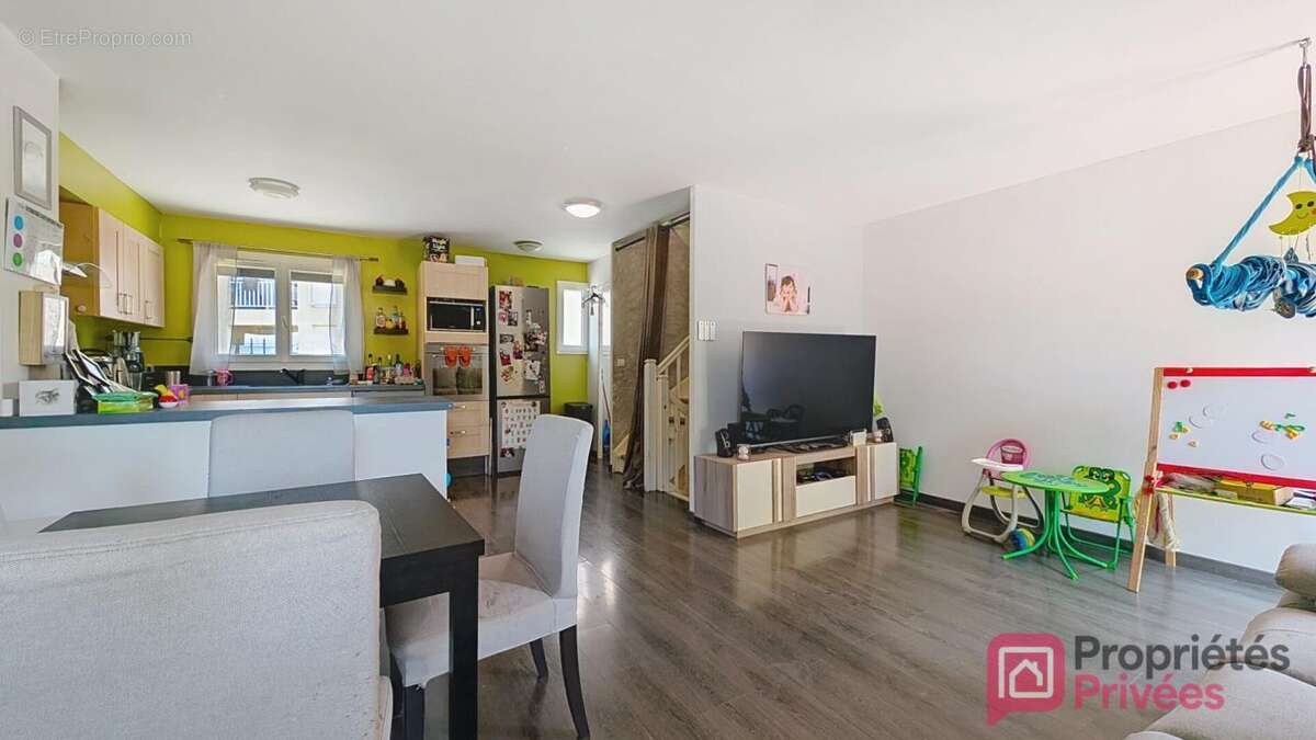Maison Istres 4 pièce(s) 92 m2 - photo 4