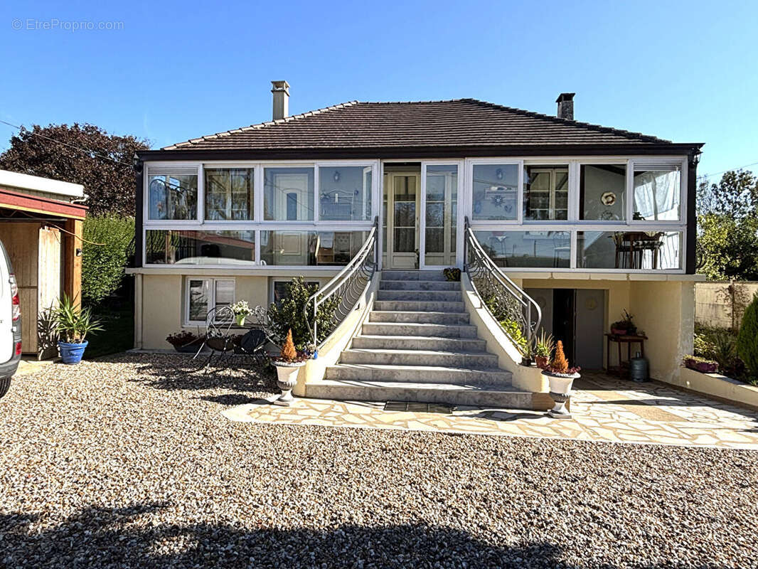 Maison à SAINTE-GENEVIEVE