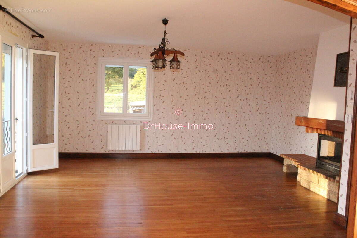 Maison 130 m² à Chabanais  - photo 48