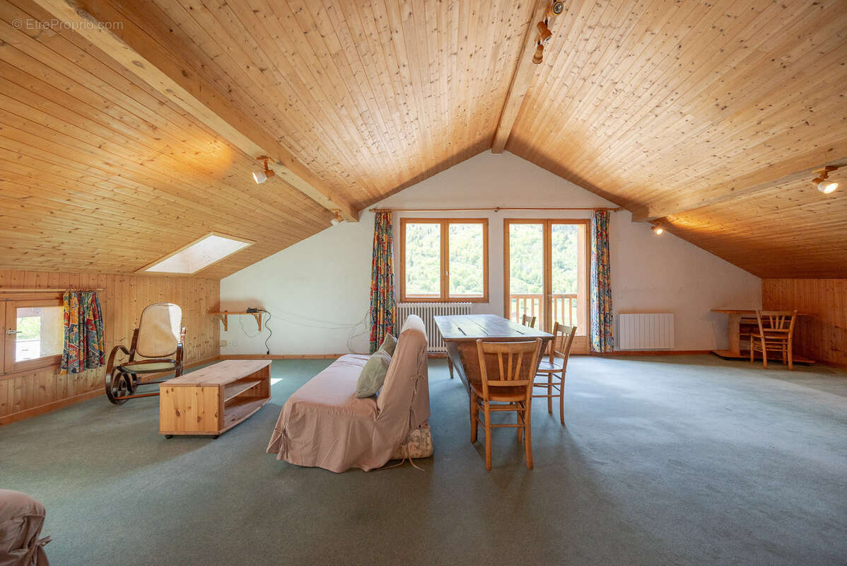 Appartement à LES ALLUES