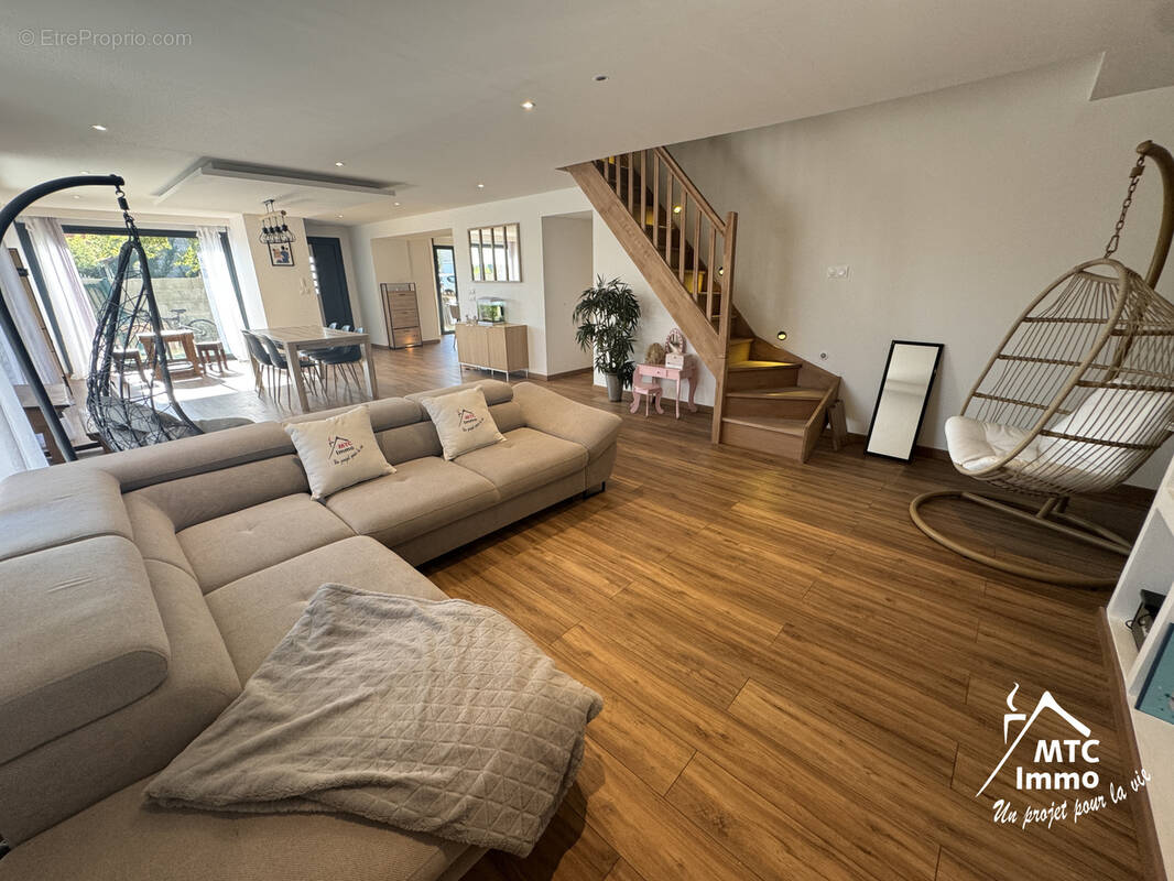 Maison à SAINT-MAURICE-DE-GOURDANS