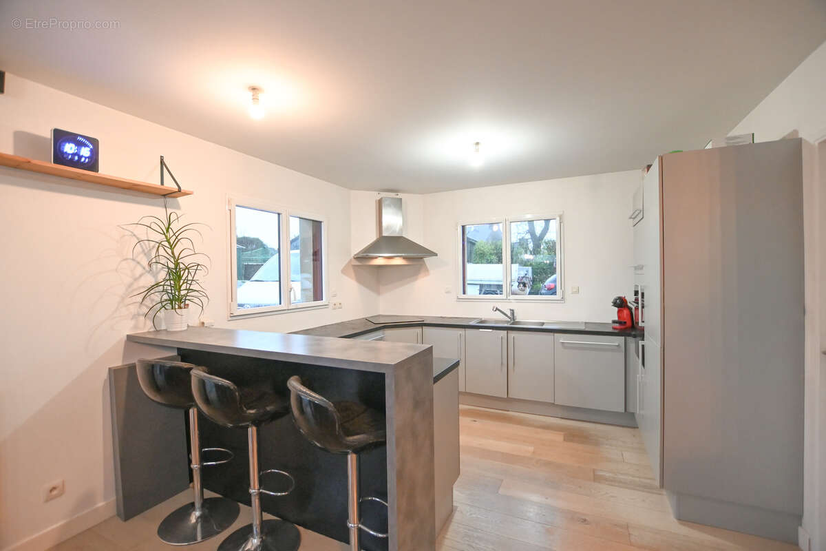 Maison à SAINT-FREGANT