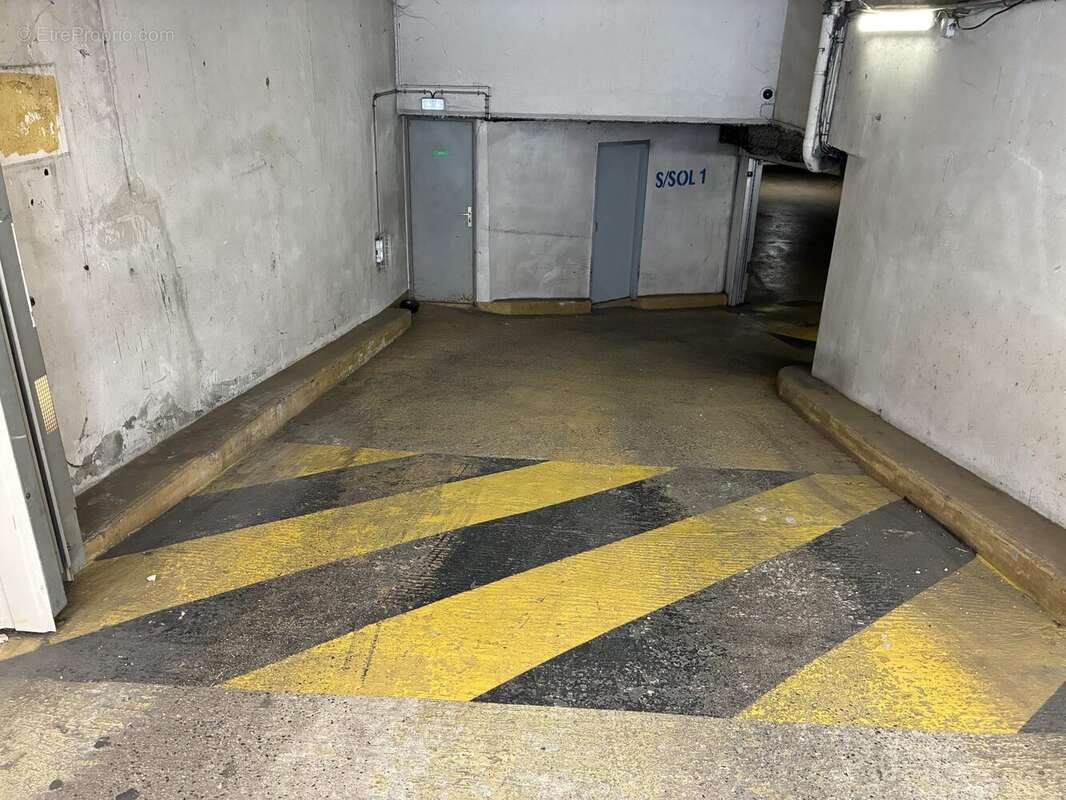 Parking à LEVALLOIS-PERRET