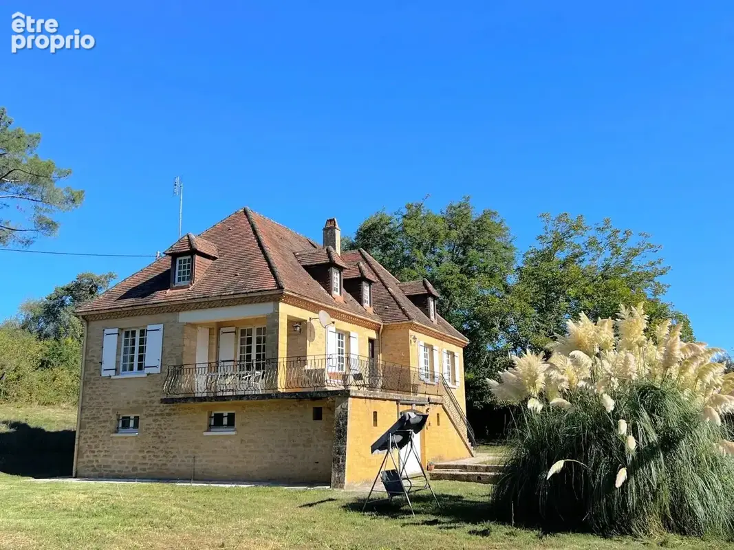 Belle propriété de 5 chambres avec piscine, jardin clos et arboré, à proximité de la Roque Gageac - photo 16