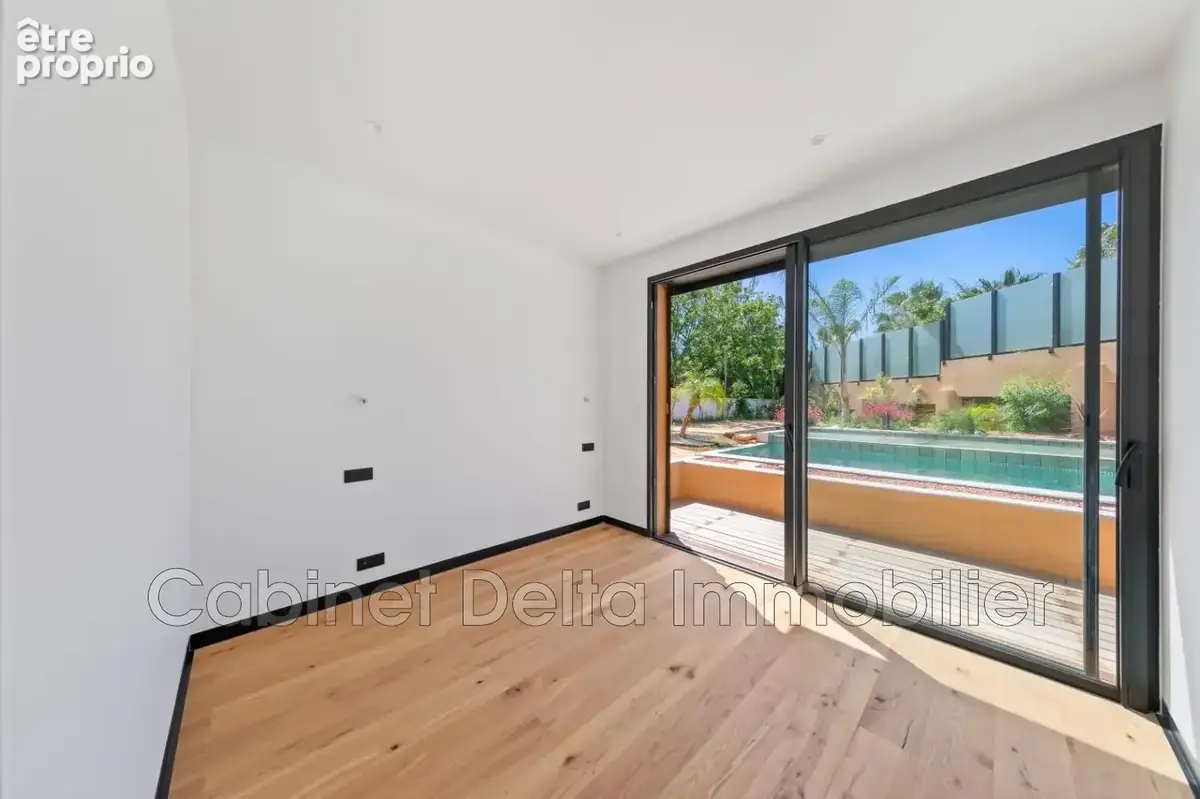 Maison 5 pièces 160 m² à vendre à Saint-Cyr-Sur-Mer (83270) - photo 9