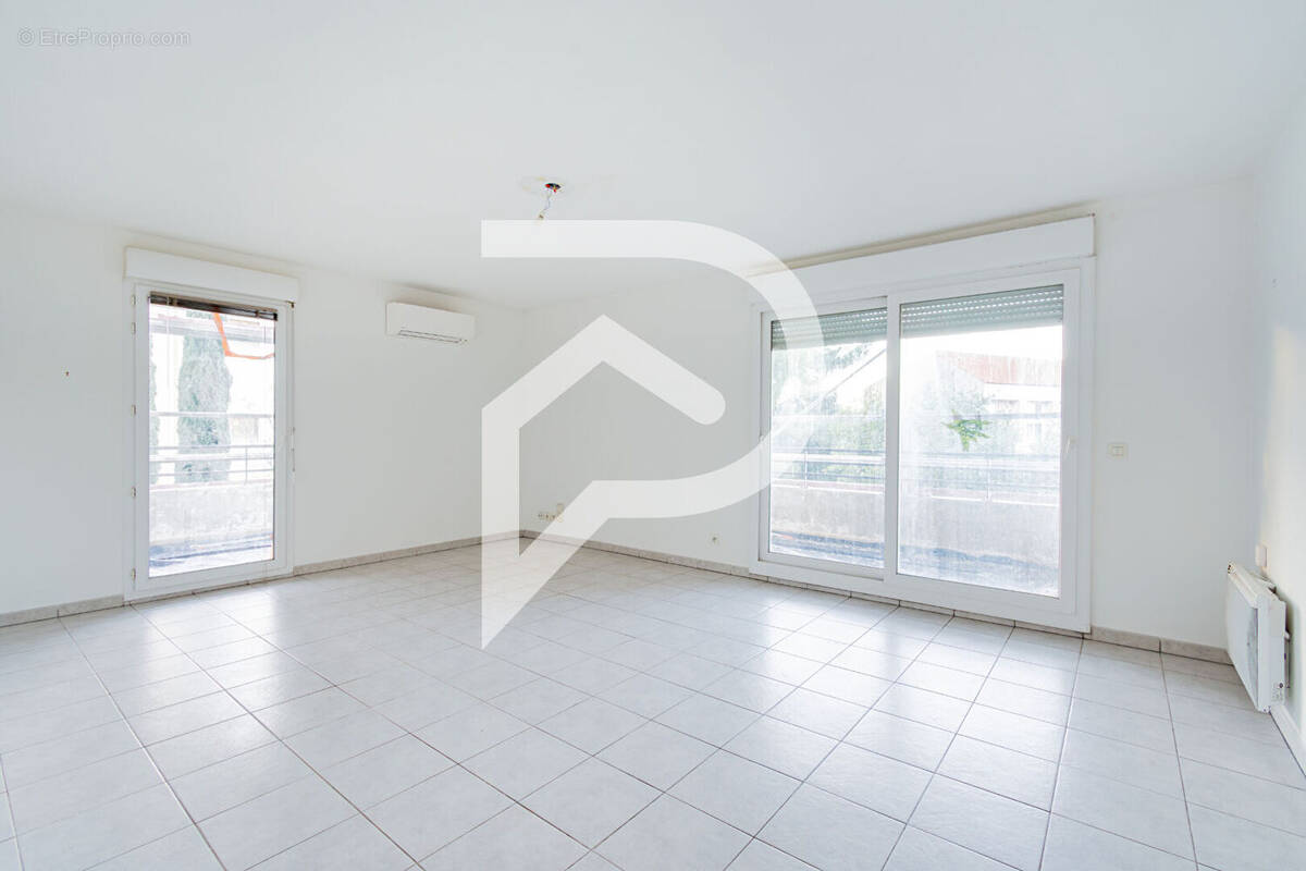 Appartement à MARSEILLE-9E