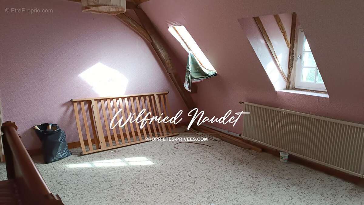 Maison à CHAHAIGNES