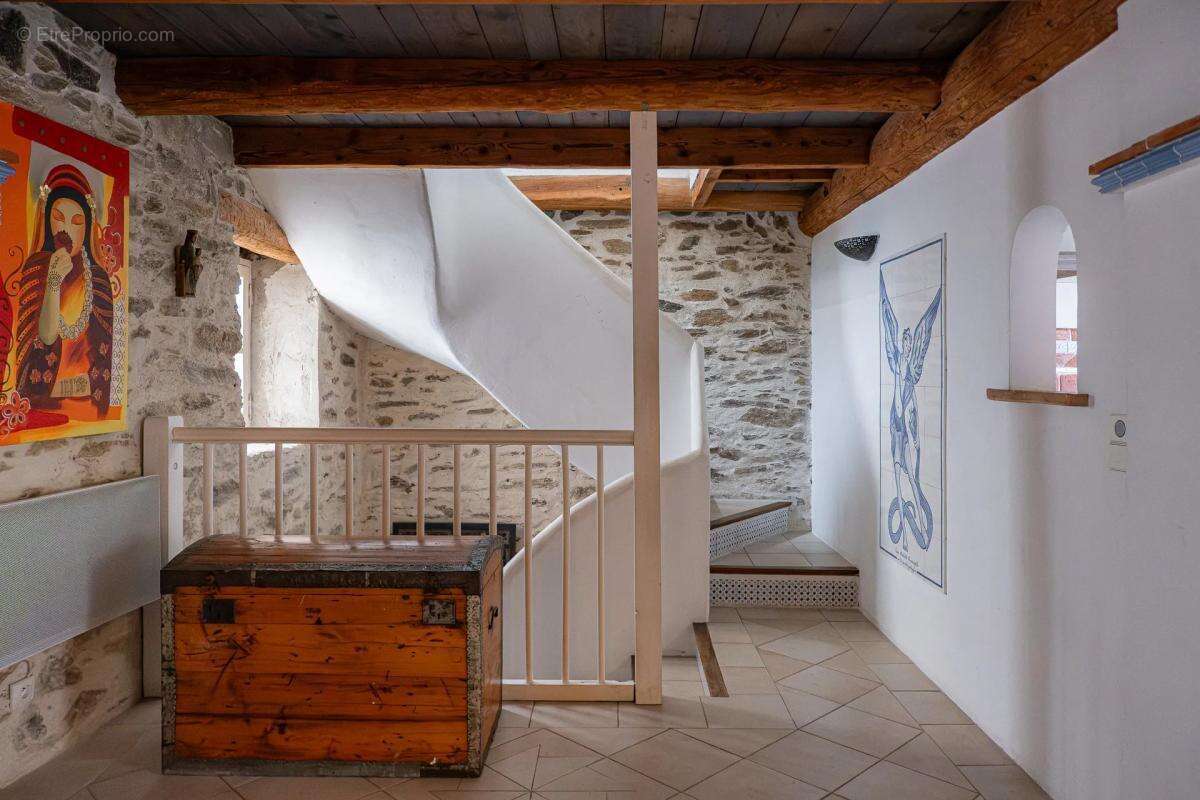 Maison à LA GARDE-FREINET