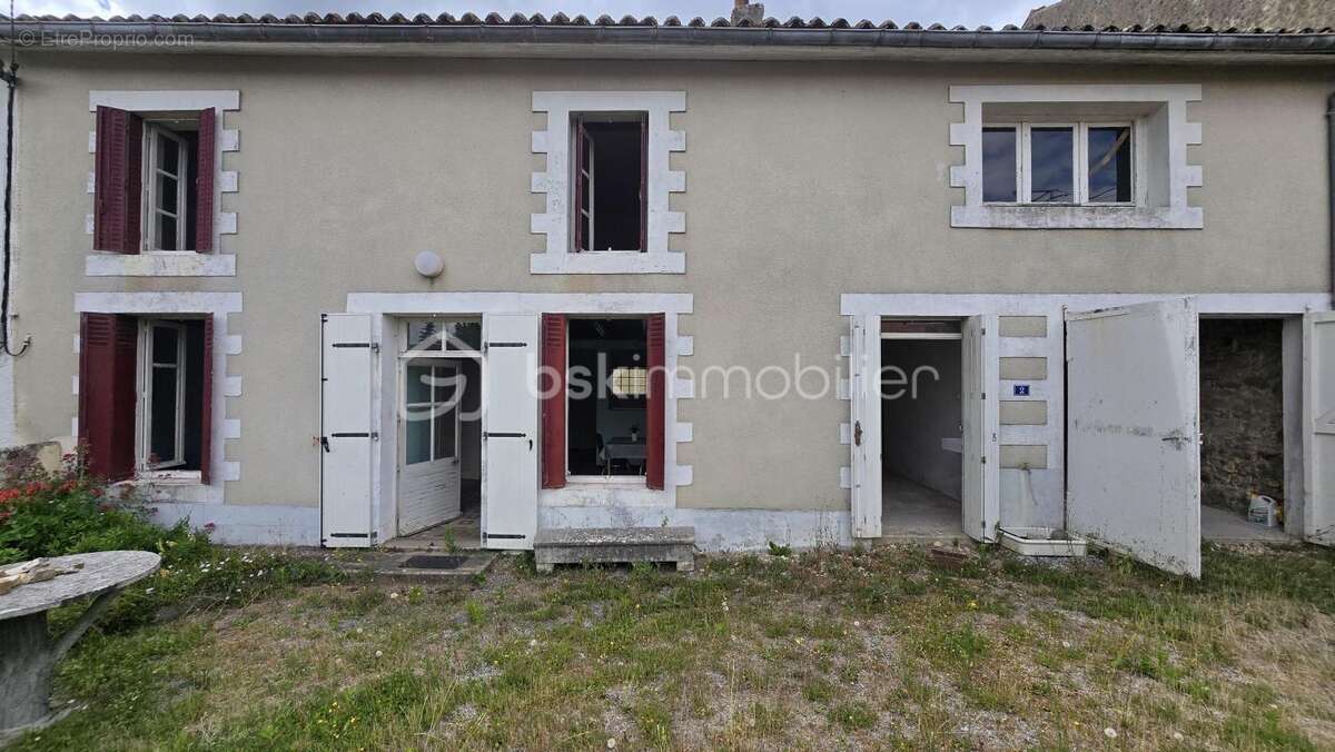 Maison à VASLES