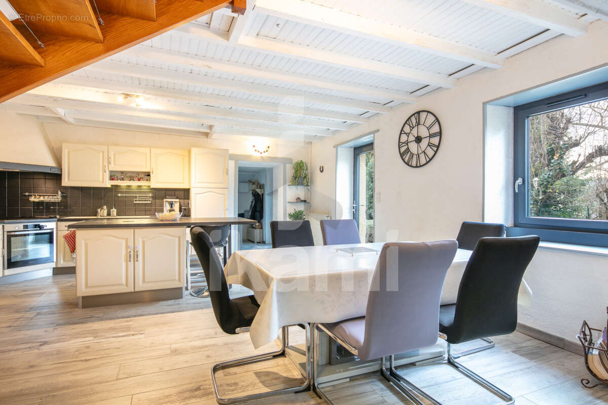 Maison à HAUTERIVES