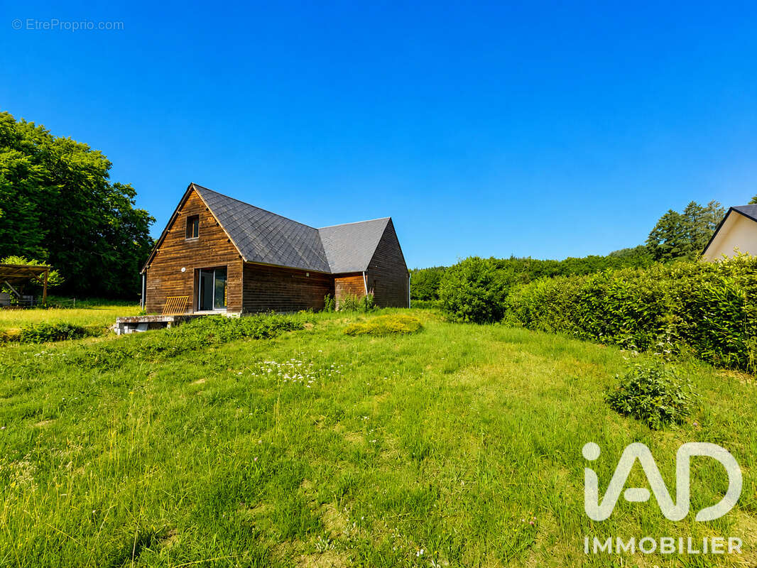 Maison 144 m² à Neuvic  - photo 6