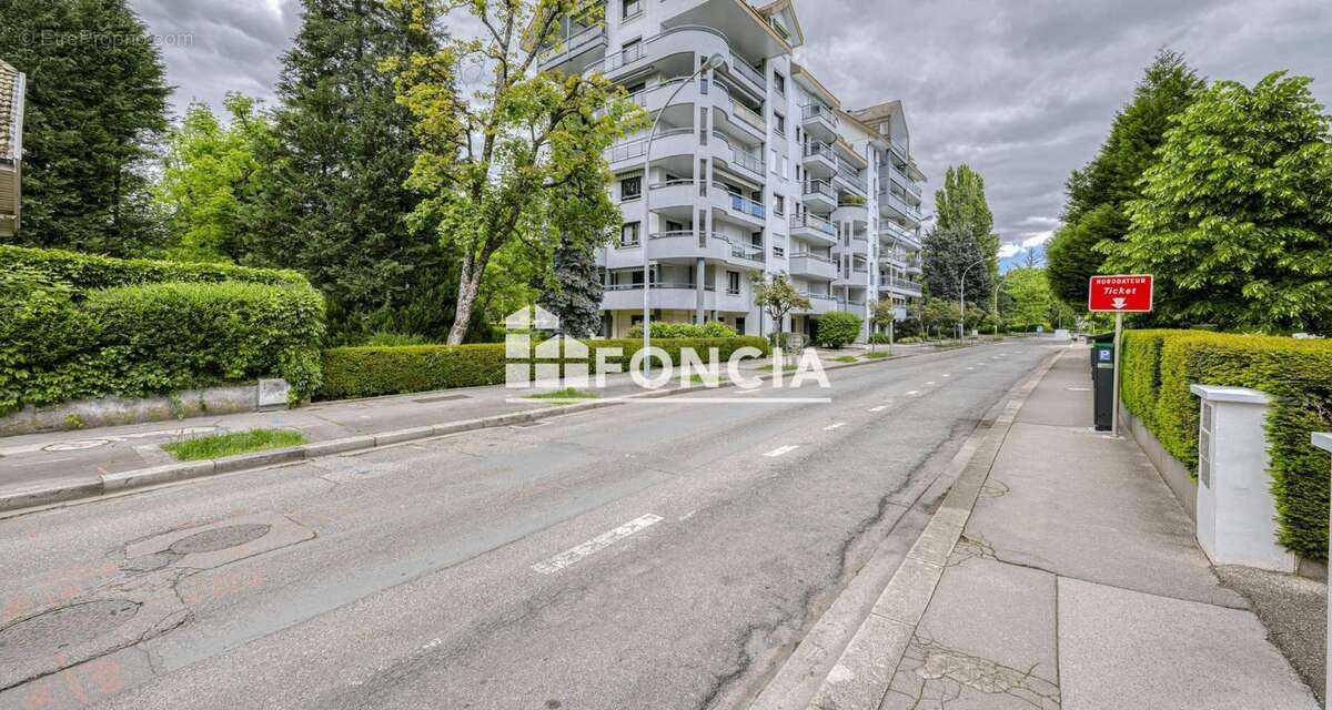 ANNECY Galeries Lafayette T1 bis de 35m2 avec balcon, cave et possibilité garage - photo 10