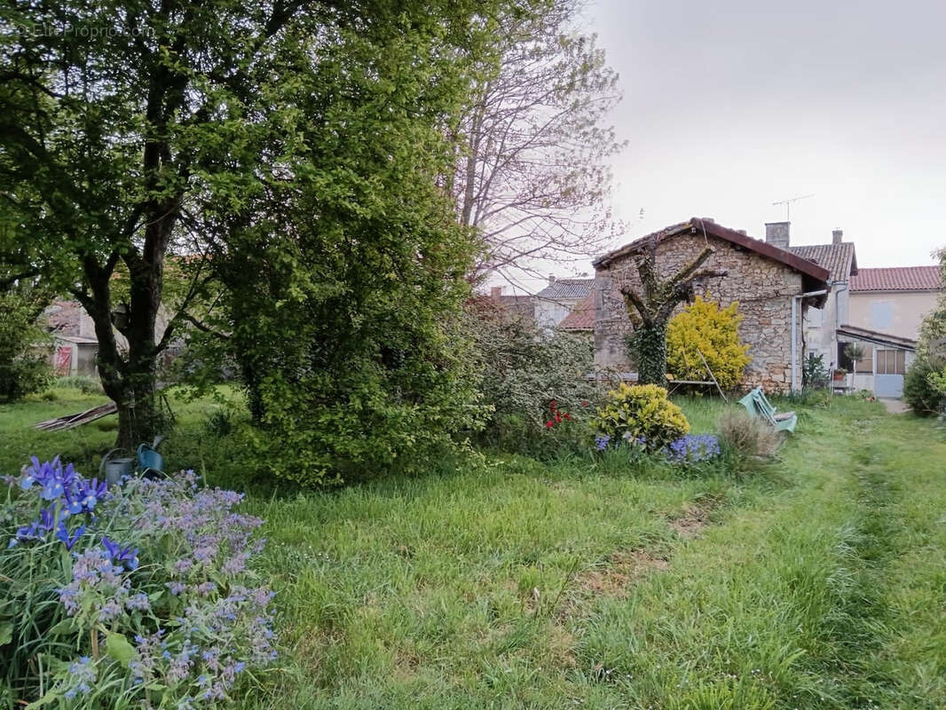 Maison à CEAUX-EN-COUHE