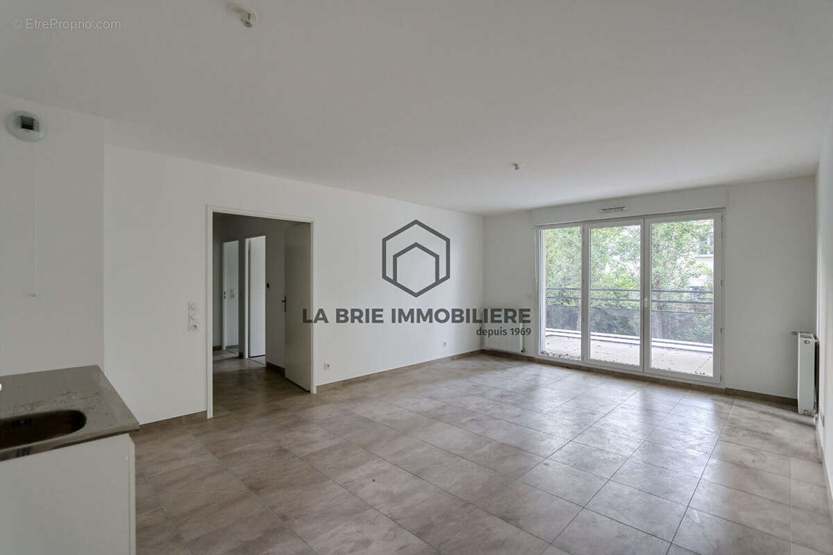Appartement à PONTAULT-COMBAULT