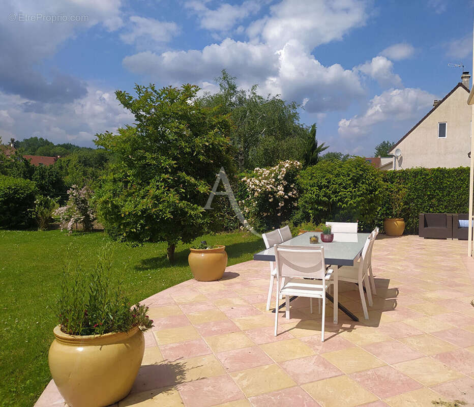 Maison à OZOIR-LA-FERRIERE