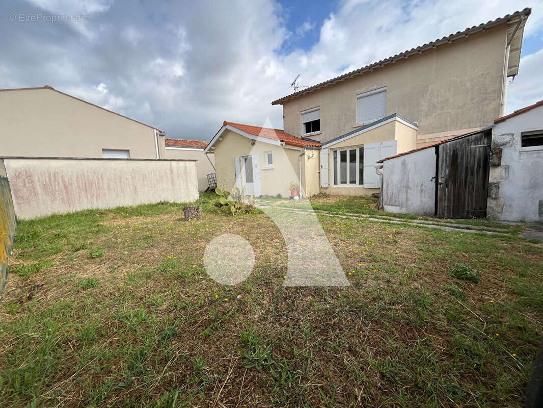 Ensemble immobilier - photo 8