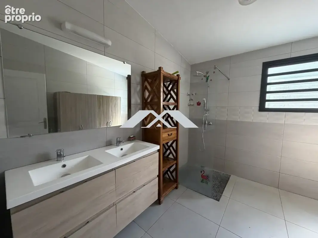 Maison 5 pièces 114 m² à vendre à Saint-Pierre (97410) - photo 5