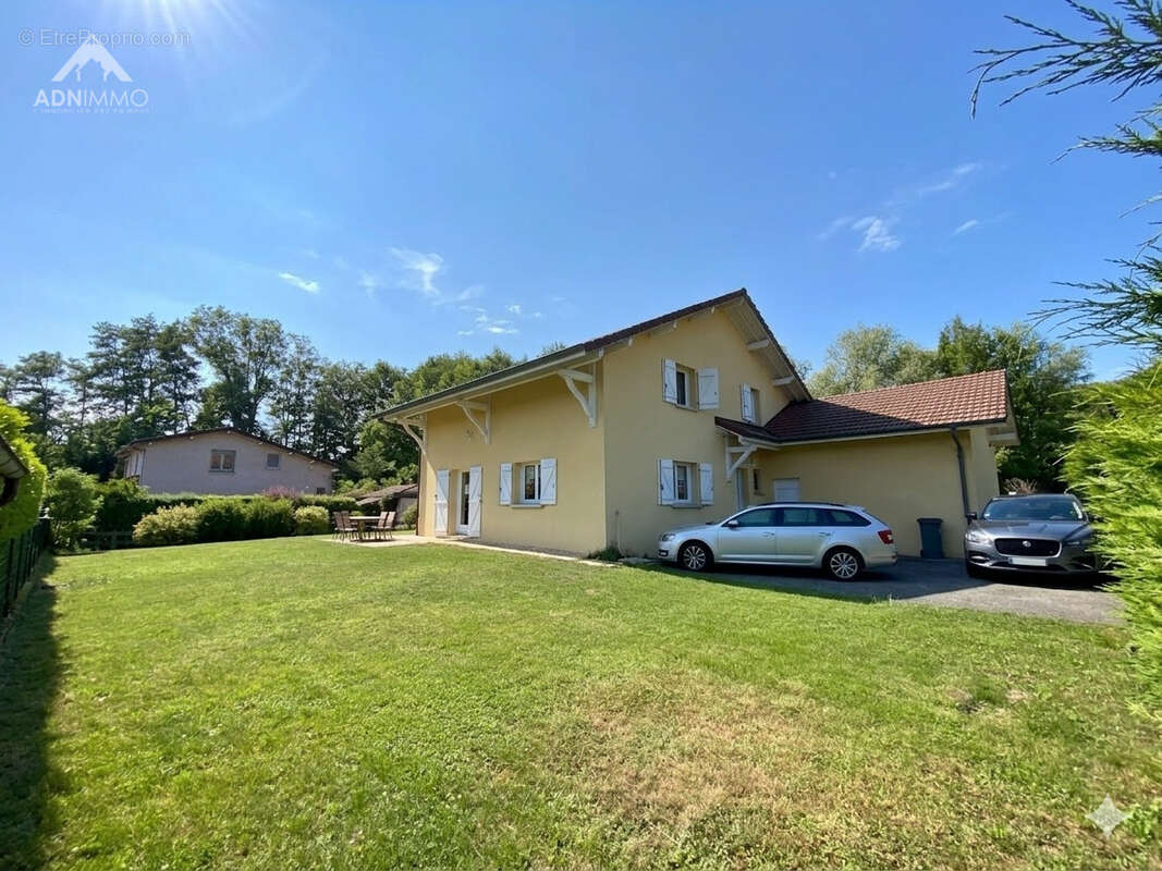 Maison à SAINT-GENIS-POUILLY