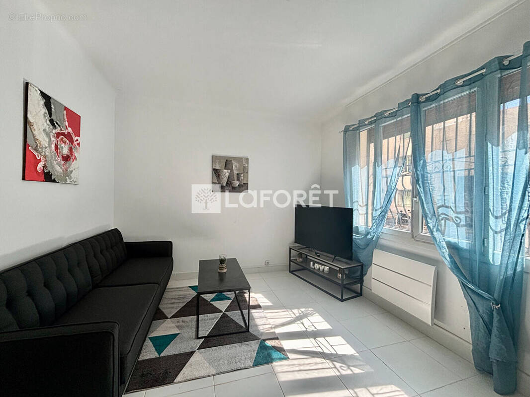 Appartement à MARSEILLE-4E
