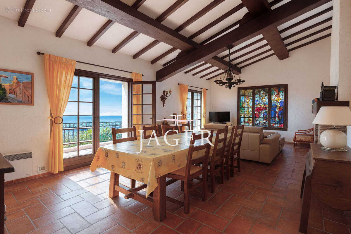 Maison à LES ISSAMBRES