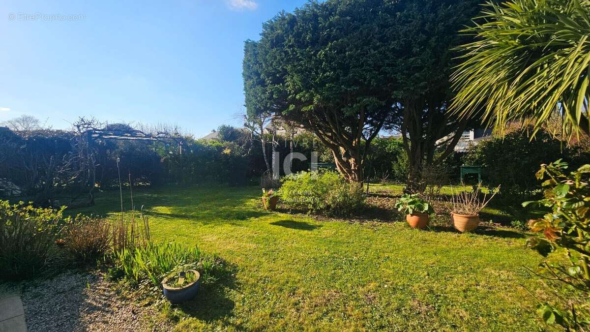 Maison à SAINTE-LUCE-SUR-LOIRE