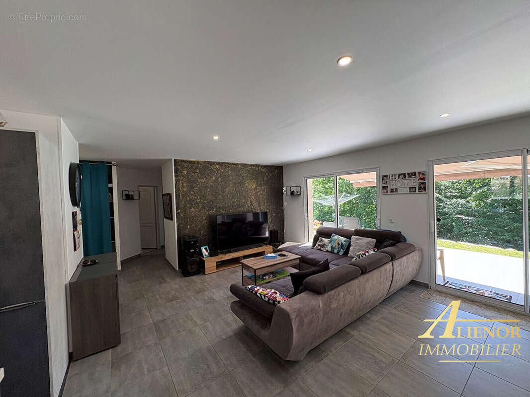Maison à MAURENS
