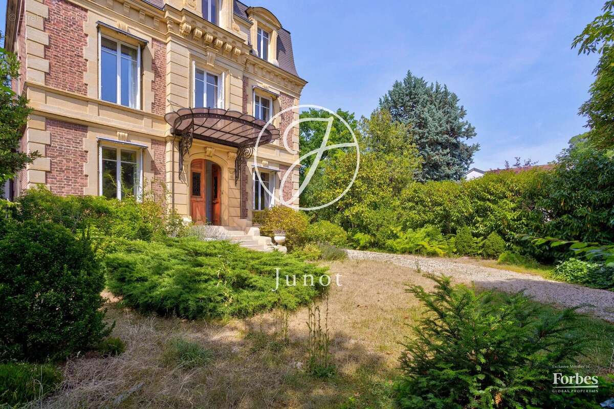 Maison à LE VESINET