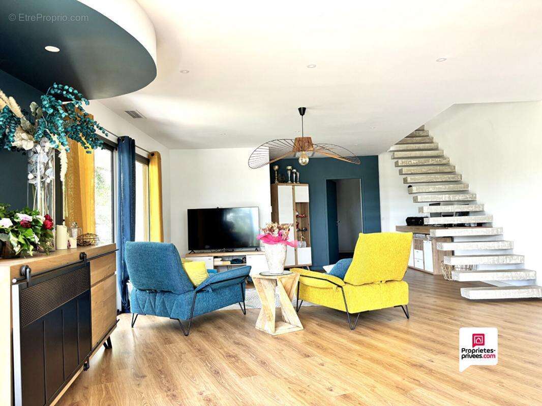 Maison à SAINT-MATHIEU-DE-TREVIERS