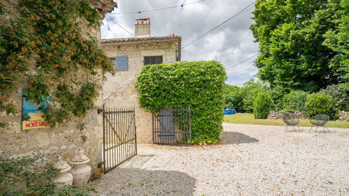 Maison à BAGAT-EN-QUERCY
