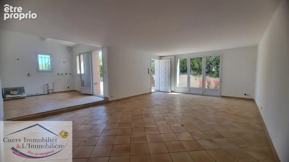 La crau, propriete  avec 2 logements developpant 337m2 habitables, avec piscine - photo 30