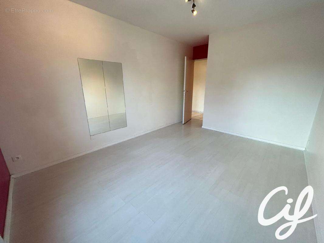 Appartement T3 LA CHAPELLE SUR ERDRE - 64.5 m2  203 000 Euros - photo 7