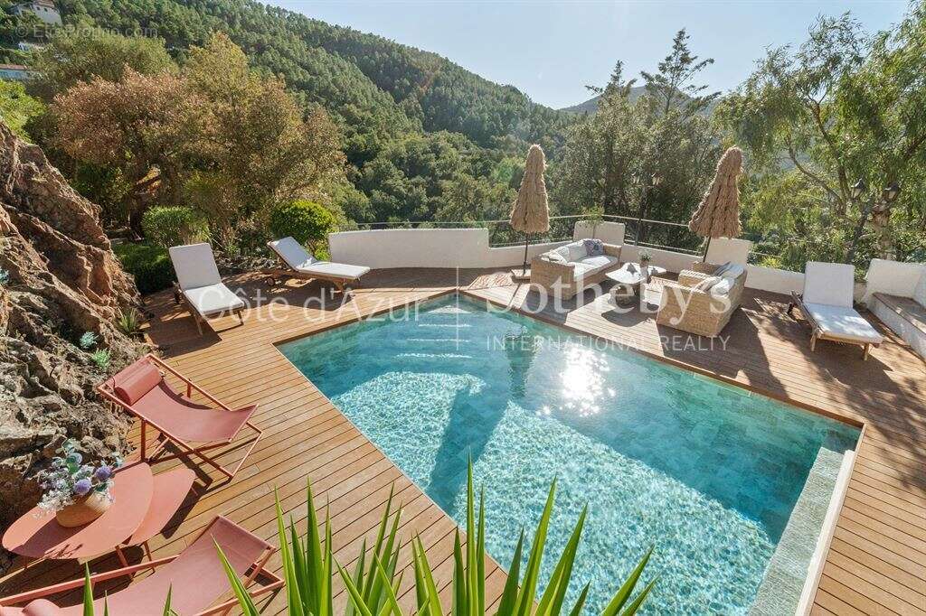 Maison à LES ADRETS-DE-L'ESTEREL