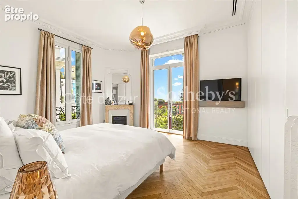 Nice Mont Boron Cap de Nice, Maison de Maître de 227 m² avec cinq chambres et piscine - photo 13
