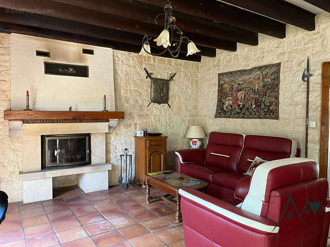 Maison à SAINT-AMAND-MONTROND