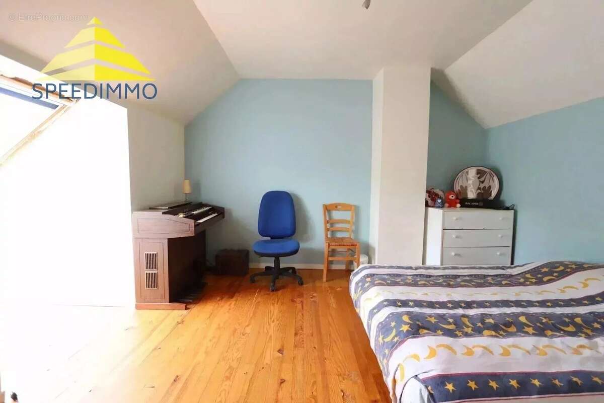 Maison à MANDRES-LES-ROSES